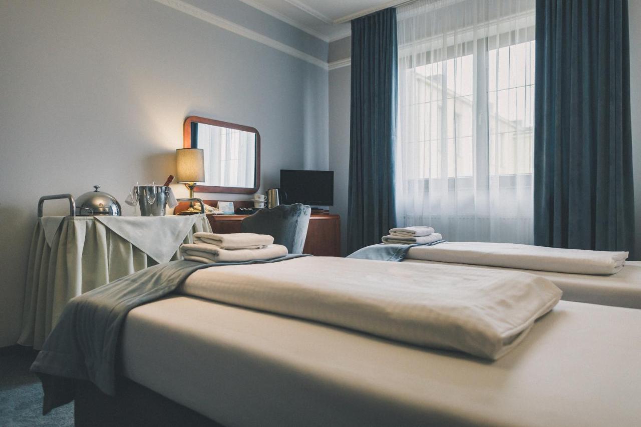 Hotel Czardasz Spa & Wellness ปวอตสก์ ภายนอก รูปภาพ