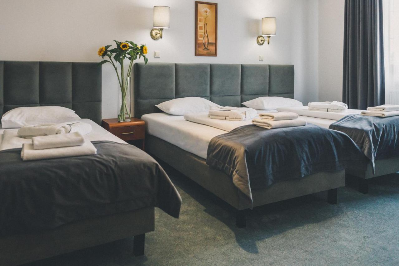 Hotel Czardasz Spa & Wellness ปวอตสก์ ภายนอก รูปภาพ