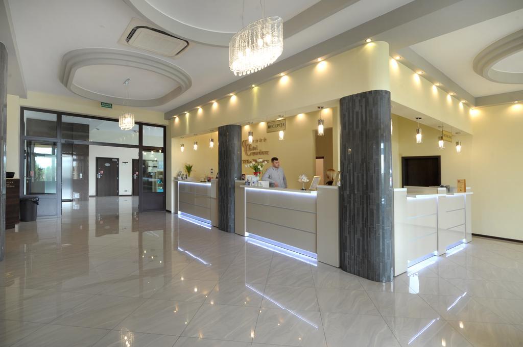 Hotel Czardasz Spa & Wellness ปวอตสก์ ภายนอก รูปภาพ